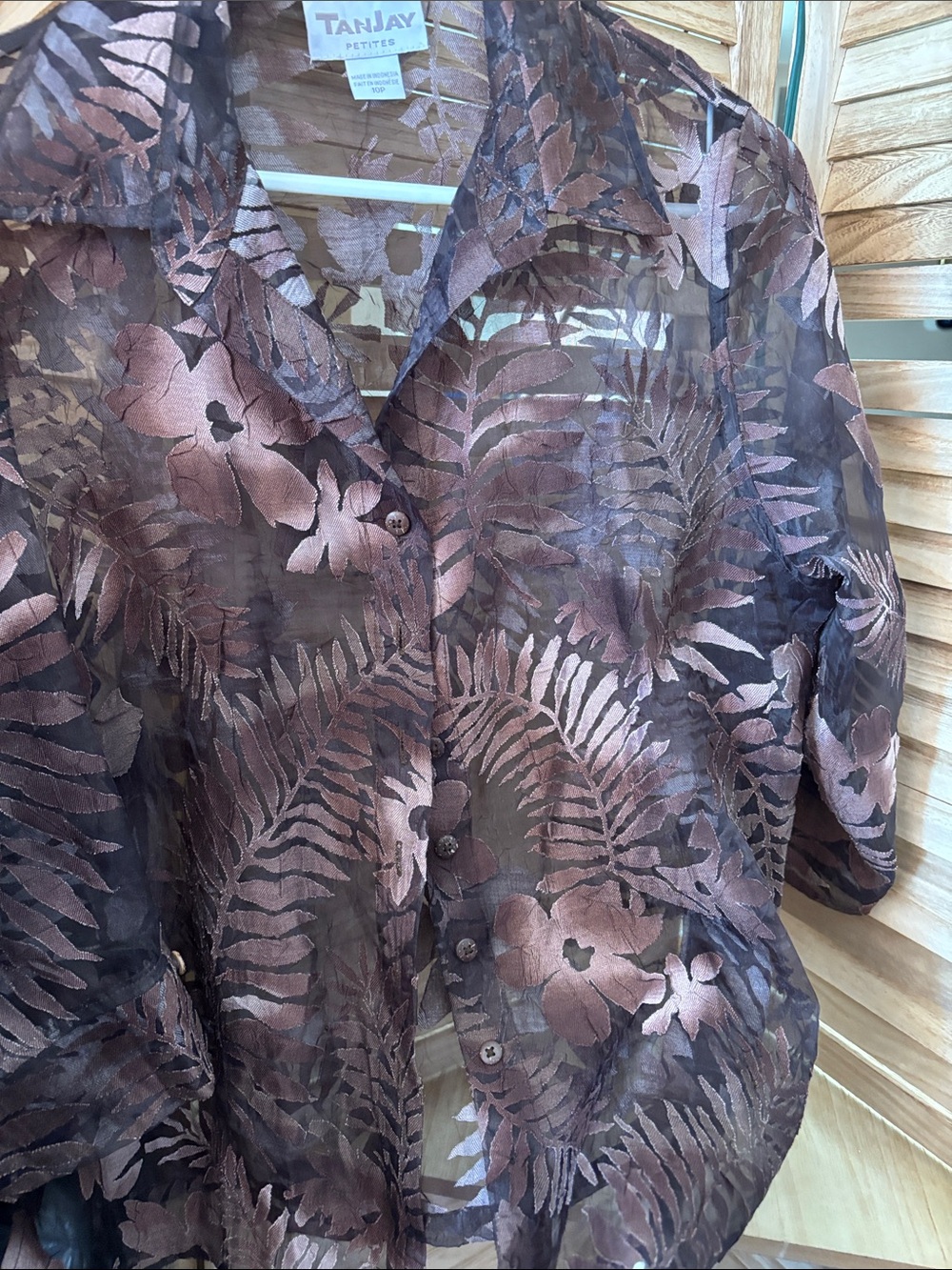 TanJay Sheer Floral & Fern Button-Front Shirt in Brown and Rose-Gold 10P